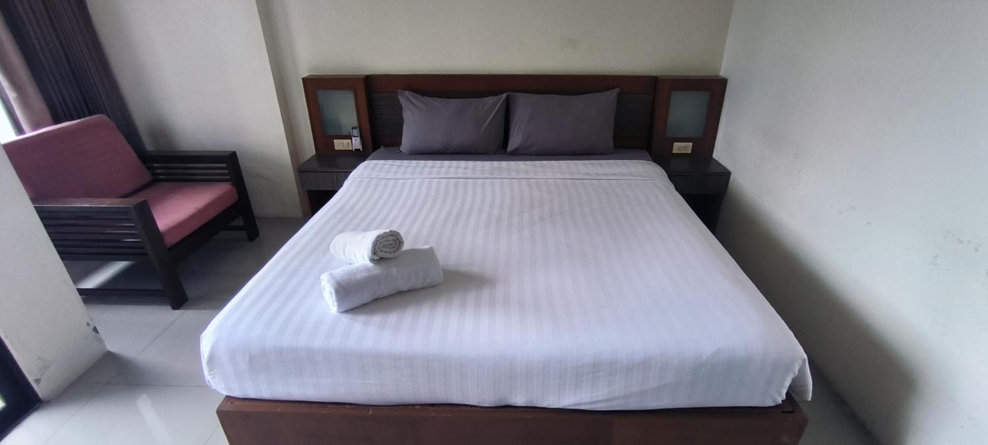 Kanpai Hotel Patong Eksteriør bilde